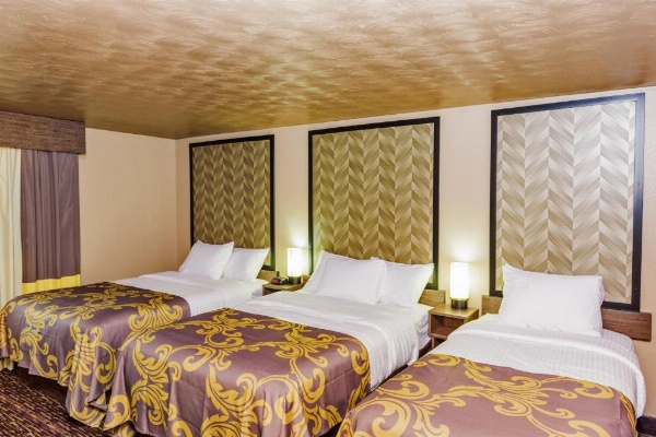 Aarya Hotel By Niagara Fashion Outlets image 19