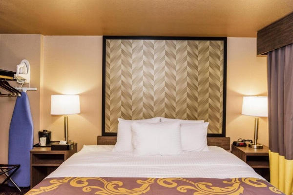 Aarya Hotel By Niagara Fashion Outlets image 28