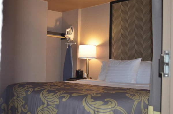 Aarya Hotel By Niagara Fashion Outlets image 31