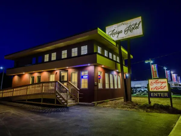 Aarya Hotel By Niagara Fashion Outlets Main image