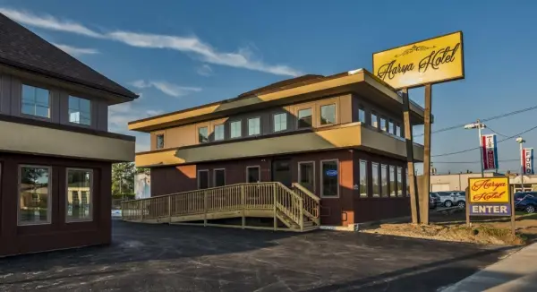 Aarya Hotel By Niagara Fashion Outlets Main image