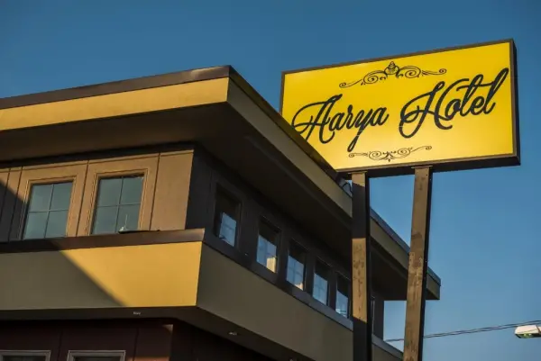 Aarya Hotel By Niagara Fashion Outlets 4