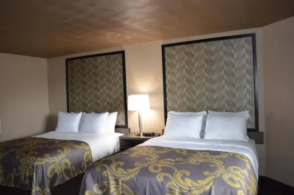 Aarya Hotel By Niagara Fashion Outlets 8